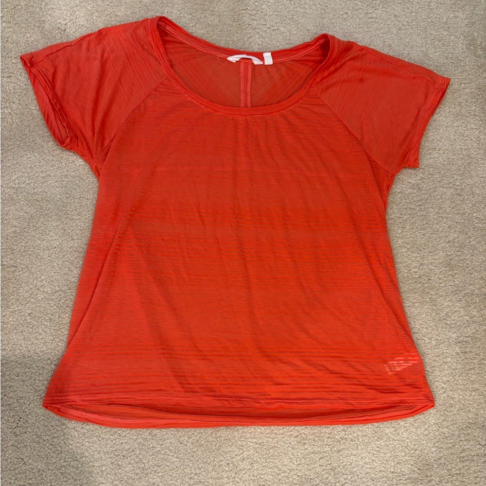 Athleta Illuminate tee coral sunset lightweight Short Sleeve Tee. L.